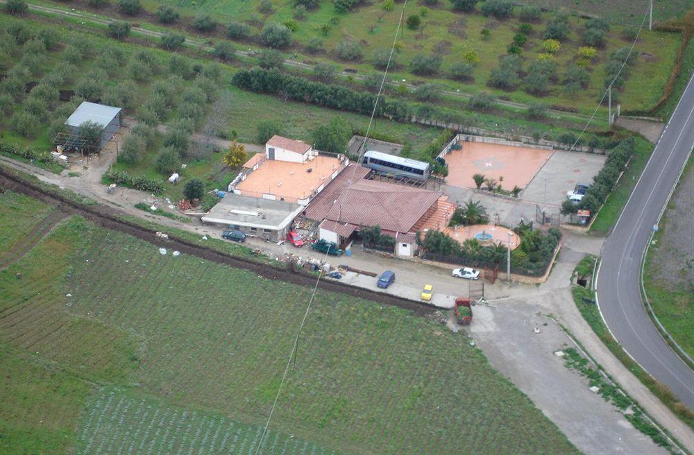 Agriturismo La Targa Buonfornello Exterior foto